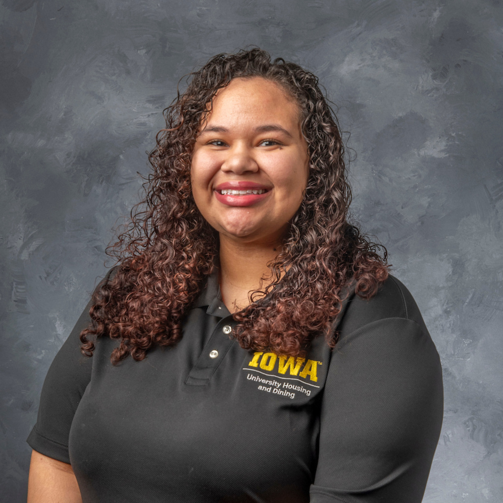 Roselynn Strickland headshot