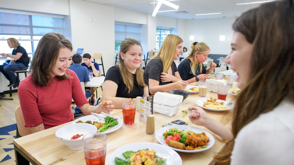 Students eating lunch at Burge